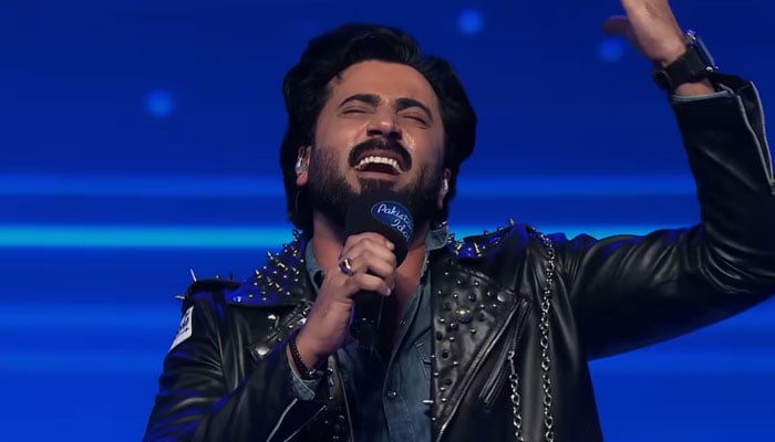 Pakistan Idols contestant Zain Baloch performs on the stage. — Screengrab via YouTube@Pakistan_idol