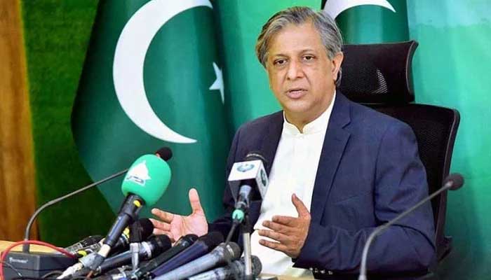 Federal Minister for Human Rights Senator Azam Nazeer Tarar addresses a press conference in Islamabad. — APP/File