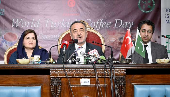 Ambassador of Türkiye to Pakistan Dr Irfan Neziroglu (centre) addresses a seminar on World Turkish Coffee Day at National Press Club. — APP/File