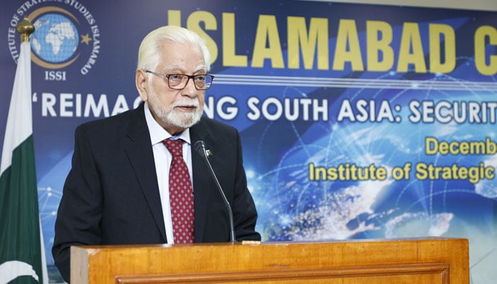 Former Foreign Minister Inam ul Haque speaks during the concluding plenary of the 5th edition of the annual dialogue forum, Islamabad Conclave, organised by ISSI on December 4, 2025. — Facebook@Institute.of.Strategic.Studies.Islamabad
