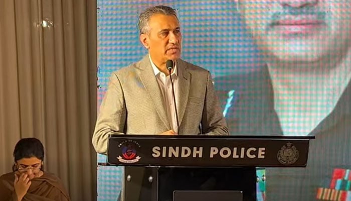 Sindh police chief Ghulam Nabi Memon speaks during a farewell dinner organised by the Special Branch at the Special Branch Complex, Keamari on December 12, 2025. — Screengrab via Facebook@sindhpolicedmc