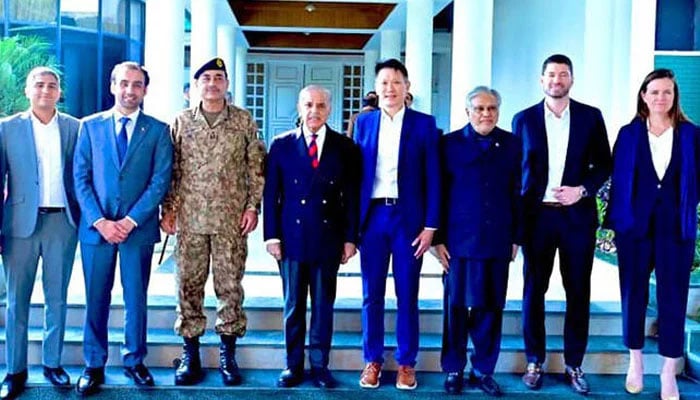Binance team, led by its Chief Executive Officer Richard Teng (fourth right), meets Pakistani Prime Minister Shehbaz Sharif and Chief of Army Staff and Chief of Defense Forces Field Marshal Syed Asim Munir in Islamabad, Pakistan, on December 6, 2025. —Pakistan government