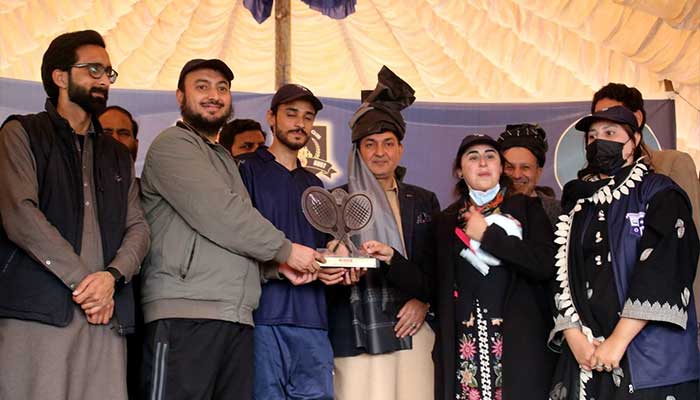 Advisor to the Chief Minister for Sports and Youth Affairs Taj Muhammad Khan Tarand distributes awards among students during closing ceremony of sports week at Abbottabad University of Science and Technology. — Facebook/@TajMuhammadKhanOfficial