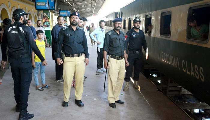 Railway police officials checking documents and luggage of passengers to avoid untoward incident after a deadly suicide bombing at the Quetta Railway Station, at Cantt Railway Station in Karachi on November 9, 2024. — PPI