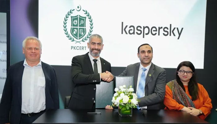 PKCERT Director General Dr Haider Abbas and Kaspersky’s General Manager for the Middle East and Pakistan Rashed Al Momani exchange an MoU on cybersecurity in the presence of Kaspersky CEO Eugene Kaspersky and IT Minister Shaza Fatima Khawaja, on January 5, 2025. — Kaspersky