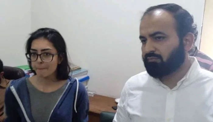 A collage of Pakistani lawyer and activist Imaan Mazari and her husband Advocate Hadi Ali Chatha seen encircled by the police personnel outside a local court in Islamabad. — X@alihamzaisb