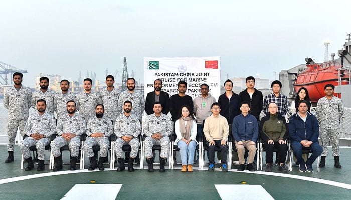 Group photo of researchers from the Second Institute of Oceanography-China and National Institute of Oceanography-Pakistan with Pakistan Navy officials during Pakistan–China Joint Oceanographic Cruise on January 6, 2025. — INP