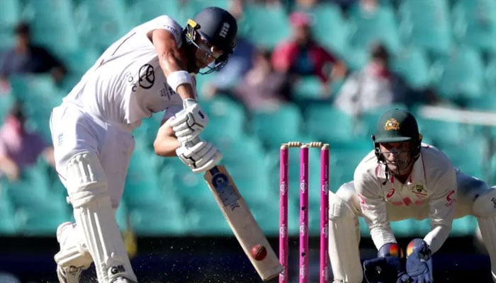 England’s Jacob Bethell celebrates reaching his century on day four of the fifth Ashes cricket Test match between Australia and England at the SCG in Sydney on January 7, 2026. — AFP