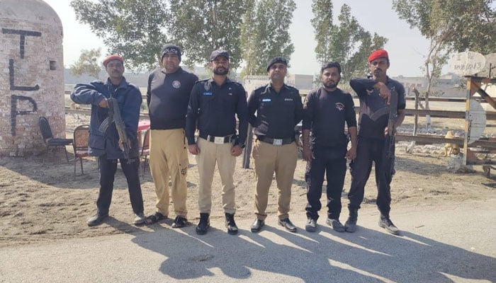 Sindh police personnel stand guard in the city. — Facebook@district.dadu.police/File