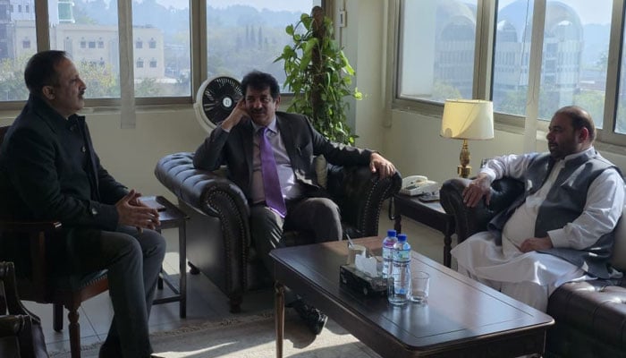 National Heritage and Culture Minister Aurangzeb Khan Khichi meets Pakistan’s Ambassador-designate to Jordan, Major General (R) Khurram Sarfraz Khan, at the National Heritage and Culture Division on January 14, 2025. — PID