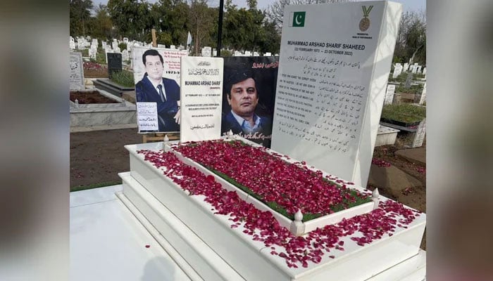 Eminent journalist and anchorperson Arshad Sharif’s grave. —X@salmana84616904/File