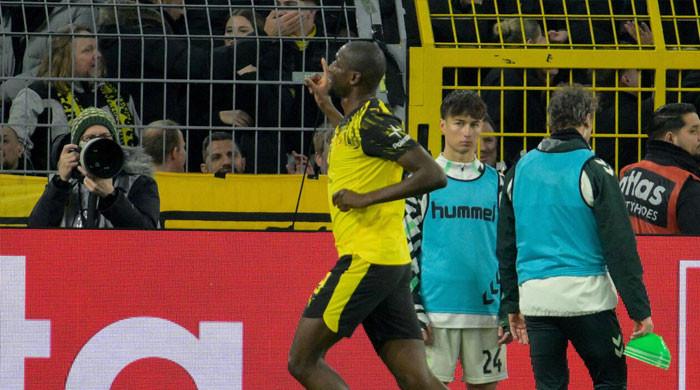 Dortmund outclass Bremen to tighten grip on second spot