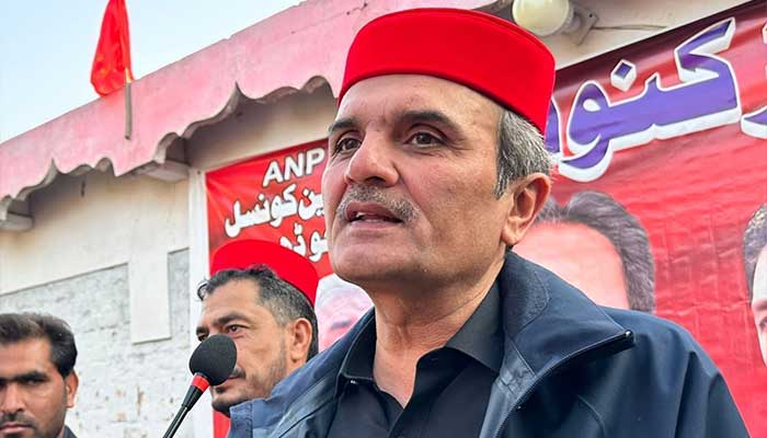 Awami National Party leader Ameer Haider Khan Hoti addresses a workers convention. — Facebook/@AmirHaiderkhanHotiOfficial/File