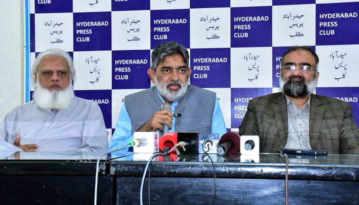 Sindh JI General Secretary Muhammad Yousuf addresses the media persons during a press conference at the Hyderabad Press Club on January 18, 2026. — PPI