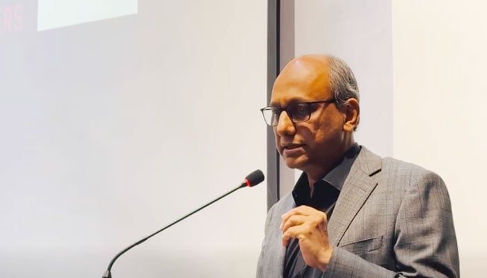 Sindh Minister Saeed Ghani addresses the report launched by Safe Journalism at the Centre of Excellence in Journalism (CEJ), IBA Karachi, on January 21, 2026. — Screengrab via Facebook@SaeedGhaniPPP