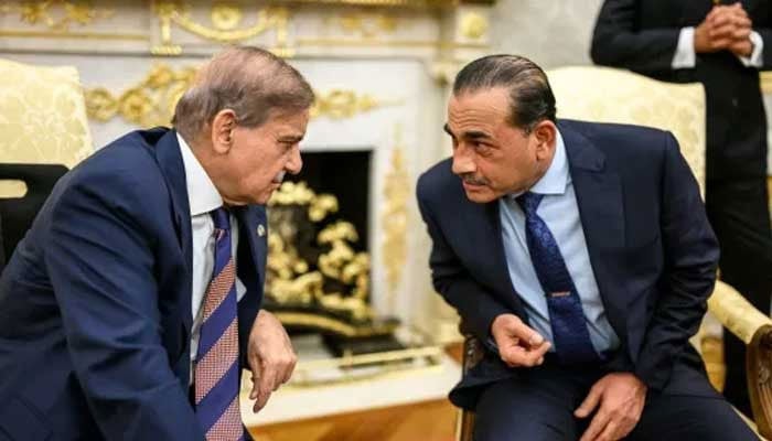 PM Shehbaz Sharif (left) interacts with Field Marshal Asim Munir during a meeting with US President Donald Trump on September 25, 2025. — White House website