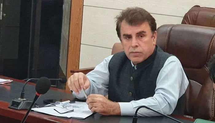 Commissioner Peshawar Division, Riaz Khan Mehsud, chairs a meeting on April 24, 2024. — Facebook@Commissioner Peshawar Division, Peshawar