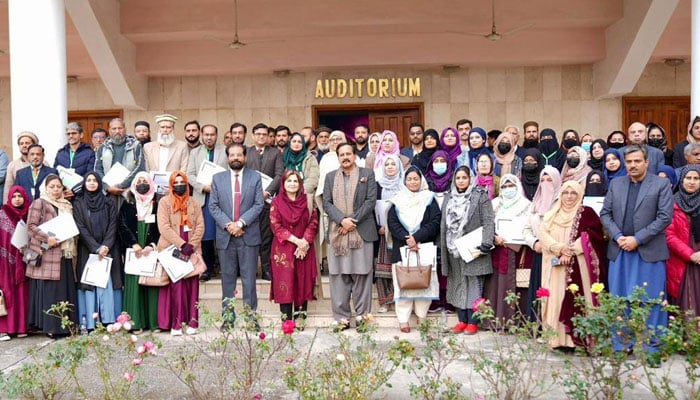 Parliamentary Secretary for Federal Education Farah Naz Akbar, in a group photo at a capacity-building workshop closing ceremony on January 29, 2026. — Facebook@mofept