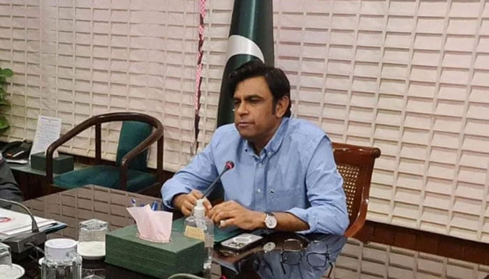 Chief Secretary Sindh, Syed Asif Hyder Shah, chairs a meeting on December 12, 2024. — Facebook@OfficialGoS