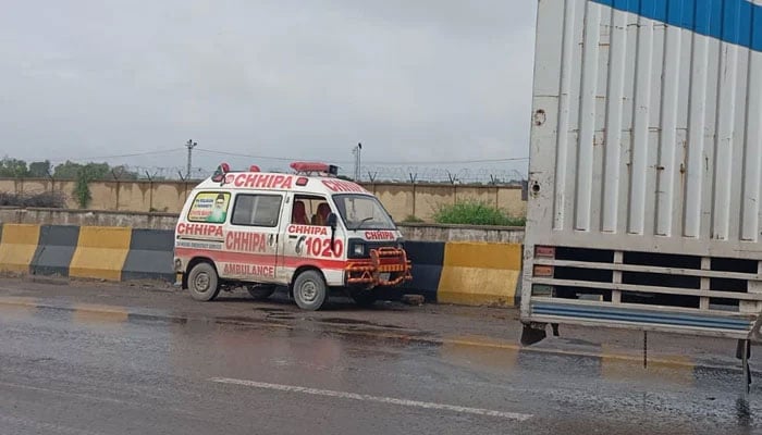 The representational image shows an ambulance at an incident site located in the Baldia Town area of Karachi on November 9, 2025. — Geo Tv