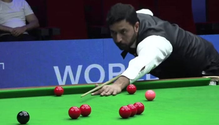 Pakistani cueist Muhammad Asif in action during IBSF World Snooker Championship. — TheNews/File