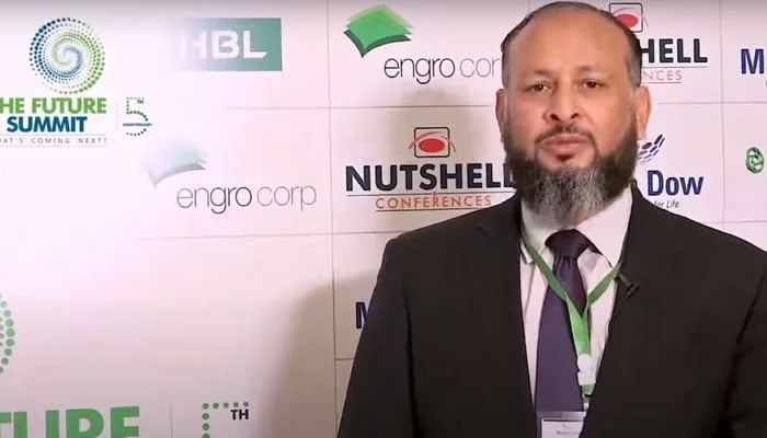 K-Electric (KE) Chief Executive Officer (CEO) Moonis Abdullah Alvi speak with the media persons in Karachi. — Screengrab via Youtube@NutshellGroup/File