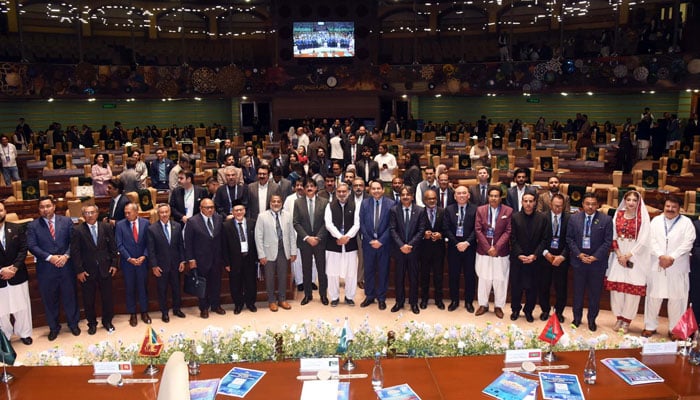 Sindh Chief Minister Syed Murad Ali Shah poses for a group photo with participants of the 7th CPA Asia and 2nd Joint CPA Asia-Southeast Asia Regional Conference 2026 during the closing ceremony at the Sindh Assembly in Karachi on February 6, 2026. — PPI