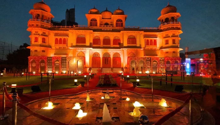 An illuminated view of Mohatta Palace in Karachi. — Instagram@KhowaJaAnushyayyy