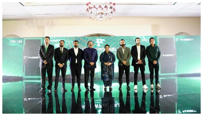 Information Technology Minister Shaza Fatima Khawaja and senior executives from both firms posing for photo. —Facebook@NicheLifestyle