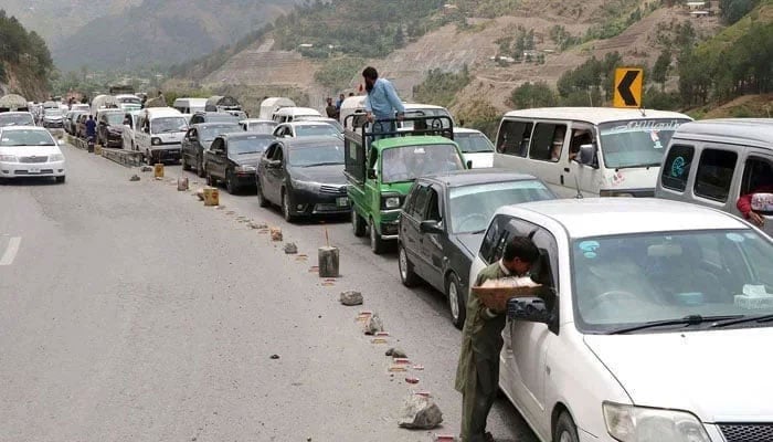 A view of vehicles queueing up amid traffic jam in KP on October 20, 2023. — Online