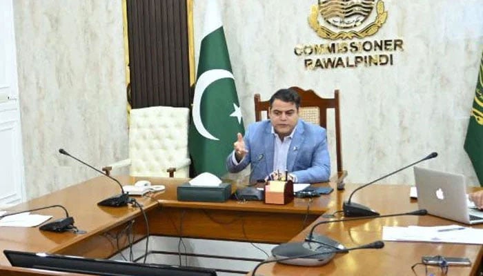 Commissioner Rawalpindi Division Engineer Aamir Khattak presides over a meeting on March 26, 2025. — Facebook@commissionerRwp