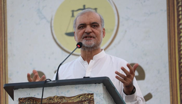 Jamaat-e-Islami (JI) Emir Hafiz Naeemur Rehman addresses a public gathering and Iftar dinner under the ‘Jeenay Do Karachi Ko’ in the Liaquatabad on February 28, 2026. —Facebook@HafizNaeemRehman