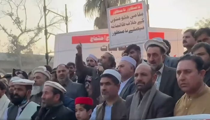 Local Government representatives from across Khyber Pakhtunkhwa are seen protesting while carrying placards and banners inscribed with their demands on December 26, 2024. — Screengrab via Facebook@HimayatMayaar