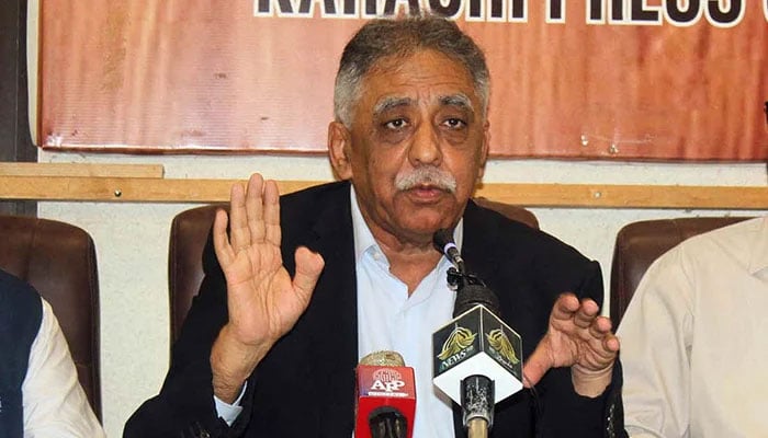 TTAP leader and former Sindh governor Muhammad Zubair speaks to journalists. — PPI/File
