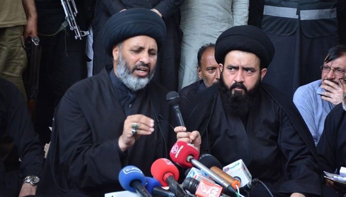 The chief of Tehreek-e-Nifaz-e-Fiqh-e-Jafaria (TNFJ), Allama Agha Syed Hussain Muqaddasi, addresses a press conference. —  Facebook@Allamasyedhussain/File