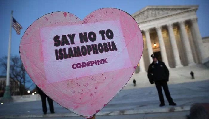 Protesters demonstrate against Donald Trumps executive order on immigration outside the US Supreme Court in Washington, US, January 30, 2017. —AFP