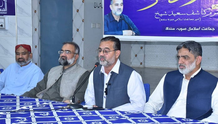 Sindh Jamaat-e-Islami emir Kashif Saeed Sheikh addressing an iftar dinner hosted in honour of journalists by the JI Sindh at Markaz Tableegh-e-Islam in Hyderabad on March 14, 2026. — Facebook@sindh.jamaat