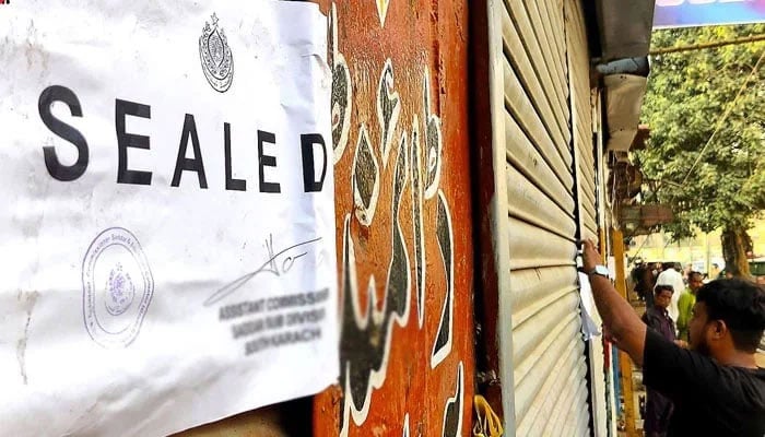 A view of sealed shops on January 6, 2026. — INP