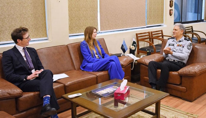 Director General of the Federal Investigation Agency (FIA) Dr Usman Anwar (right) in a meeting with British High Commissioner Jane Marriott (centre) at the agency’s headquarters on March 25, 2026. —Facebook@FIAAgencyOfficial