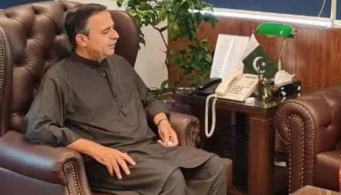 Federal Minister for Maritime Affairs, Muhammad Junaid Anwar Chaudhry in a  meeting. — Facebook@Ministry of Maritime Affair/File