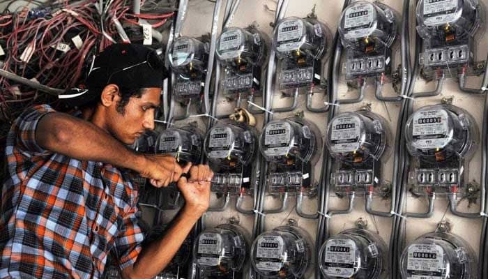 Govt cuts power bills by Rs46.56bn in eight months, industry rates drop 29pc