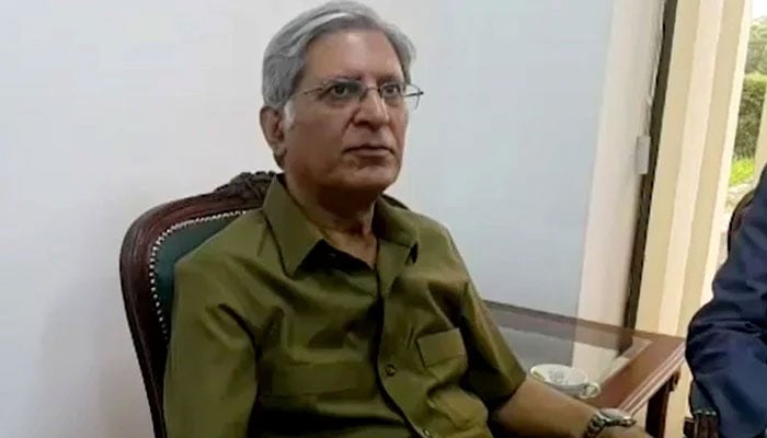 PPP leader Chaudhry Aitzaz Ahsan. — Screengrab via Geo News/File