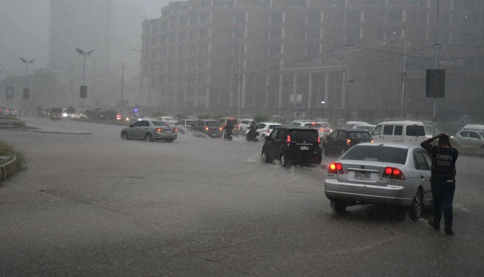 Motorists drive during heavy rainfall in the Provincial Capital on April 2, 2026. — Online