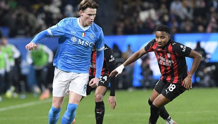 Napoli’s Scott McTominay (left) is seen in action against AC Milan in the Italian Super Cup semi-final in Riyadh last year. — AFP/File
