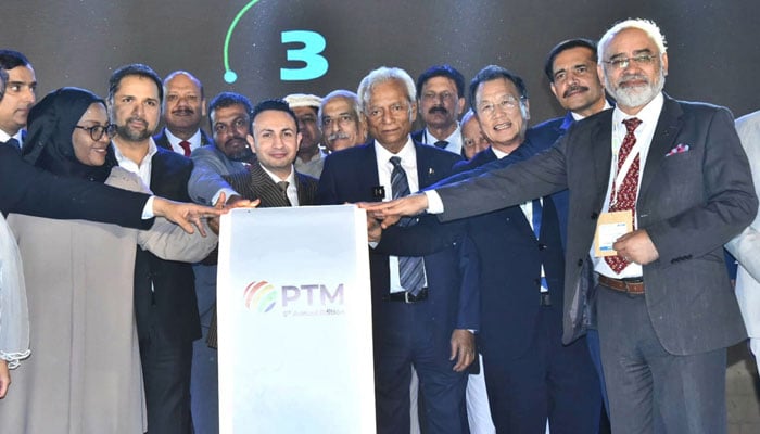 Governor of Sindh, Syed Muhammad Nehal Hashmi, inaugurates the Pakistan Travel Mart (PTM) 2026 exhibition by pressing the button on April 3, 2026. —  APP