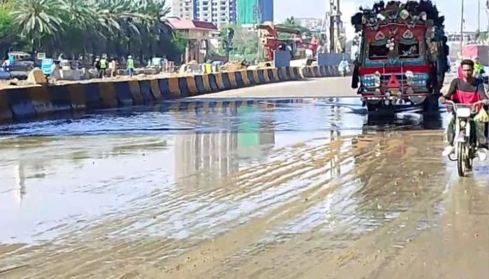 A screengrab taken from a video showing part of road submerged in rain water in Karachi on April 3, 2026. — Geo News/Screengrab