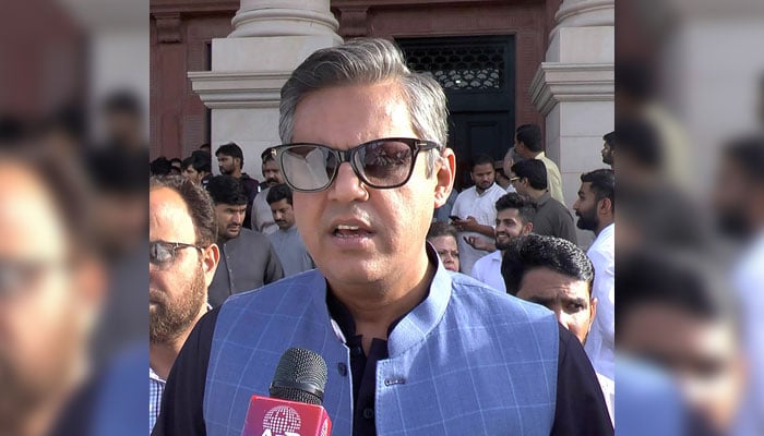 Transport Minister Bilal Akbar talks to the media in this image. — APP/File