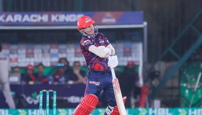 Karachi Kings David Warner gets surprised by a bouncer during their PSL 11 match against Peshawar Zalmi at the National Bank Stadium in Karachi on April 9, 2026. — PCB