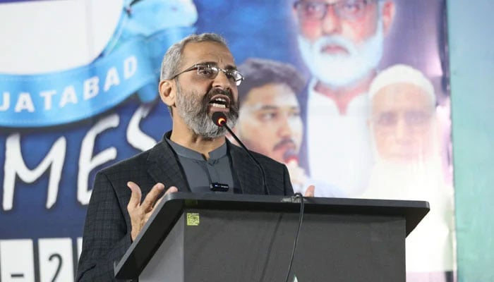 Karachi Jamaat-e-Islami (JI) emir Monem Zafar addresses the closing ceremony of the four-day Liaquatabad Games, organised under the “Badlo Nizam” theme at Mohammadi Ground on December 28, 2025. — Facebook@Khijamaat