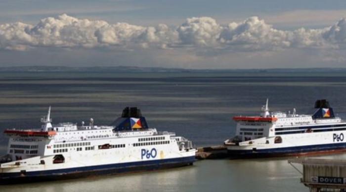 Pakistan weighs Karachi-Iraq ferry service